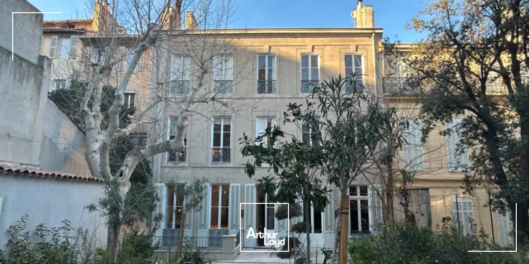 Bureaux à louer dans hôtel particulier avec terrasse et jardin - Estrangin/Castellane - 13006 Marseille